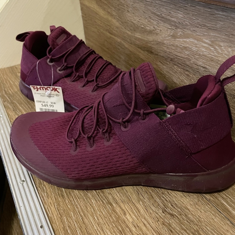 NWT Nike sneakers